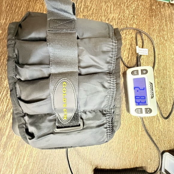 Gold's Gym Ankle Weights One PAIR - 2.8 Lbs each - Picture 7 of 7